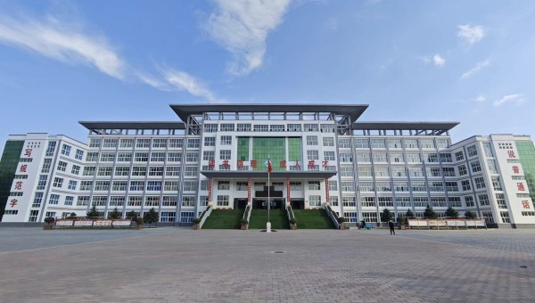 據(jù)悉，自承接積石中學災后維修任務以來<div   id=
